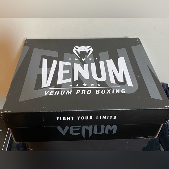 VENUM Leather Professional Boxing Shoes main image 5